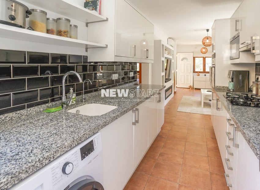 Resale - Detached - La Marina - Urb. La Marina