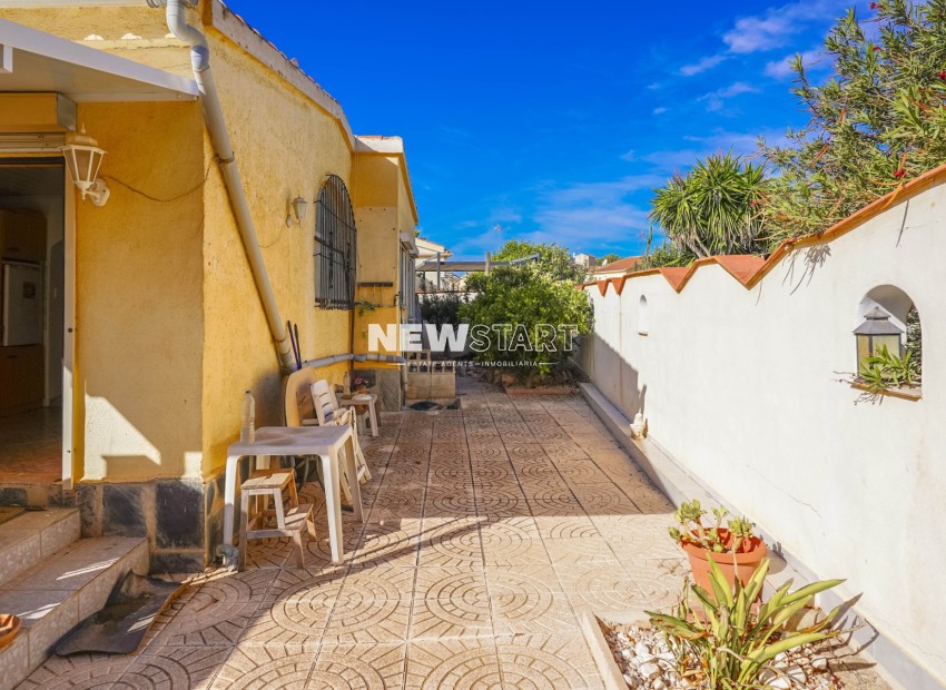 Resale - Detached - La Marina - Urb. La Marina