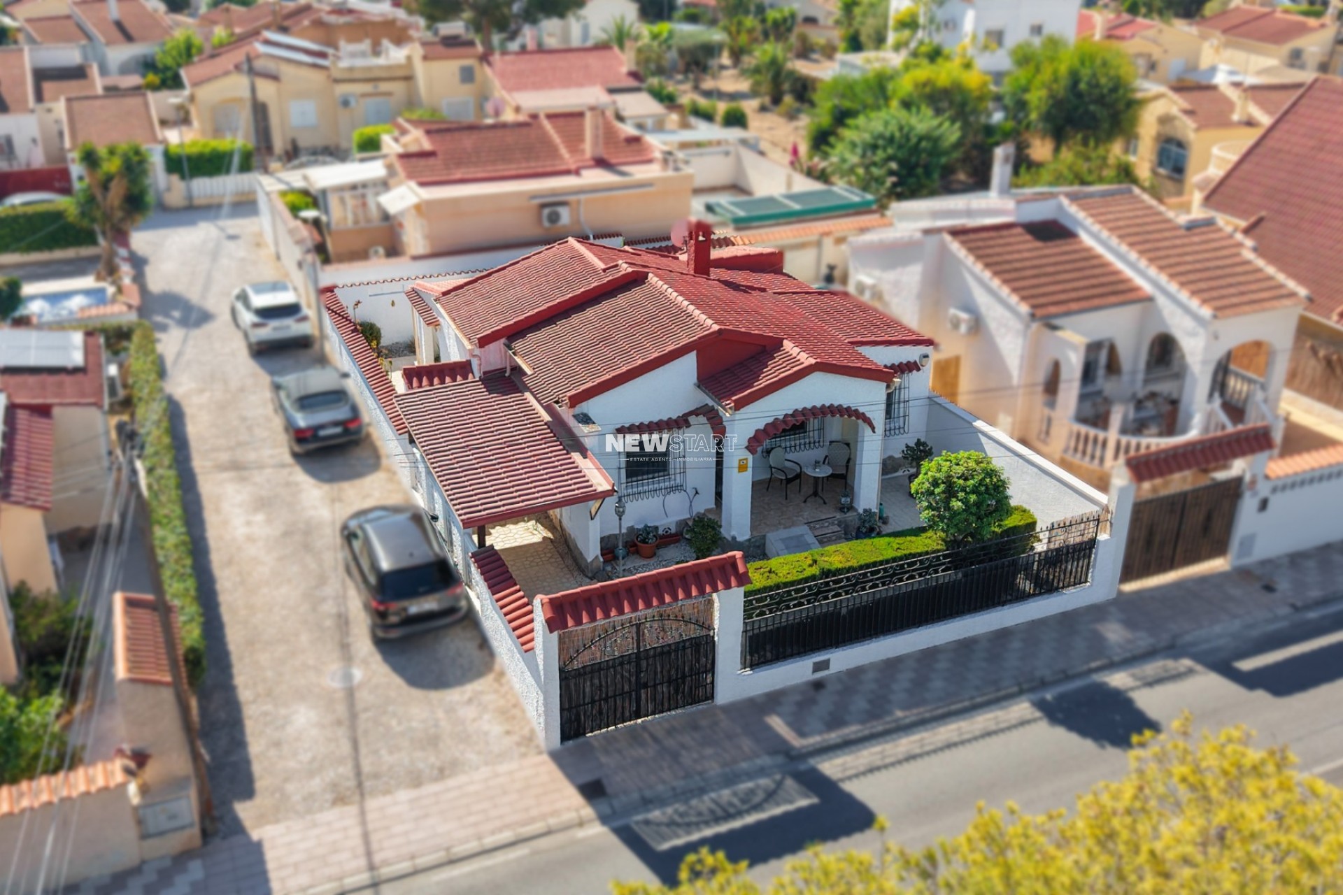 Resale - Detached - La Marina - Urb. La Marina