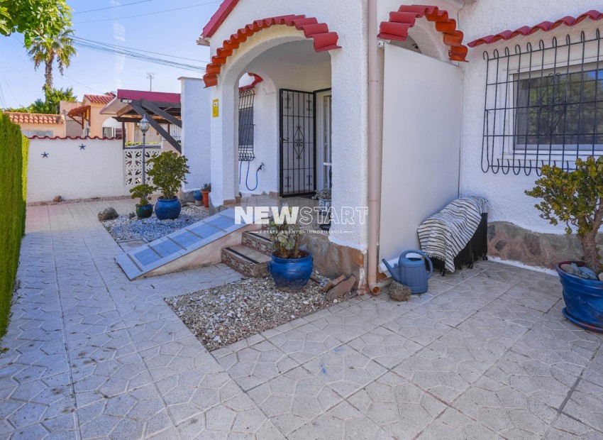 Resale - Detached - La Marina - Urb. La Marina
