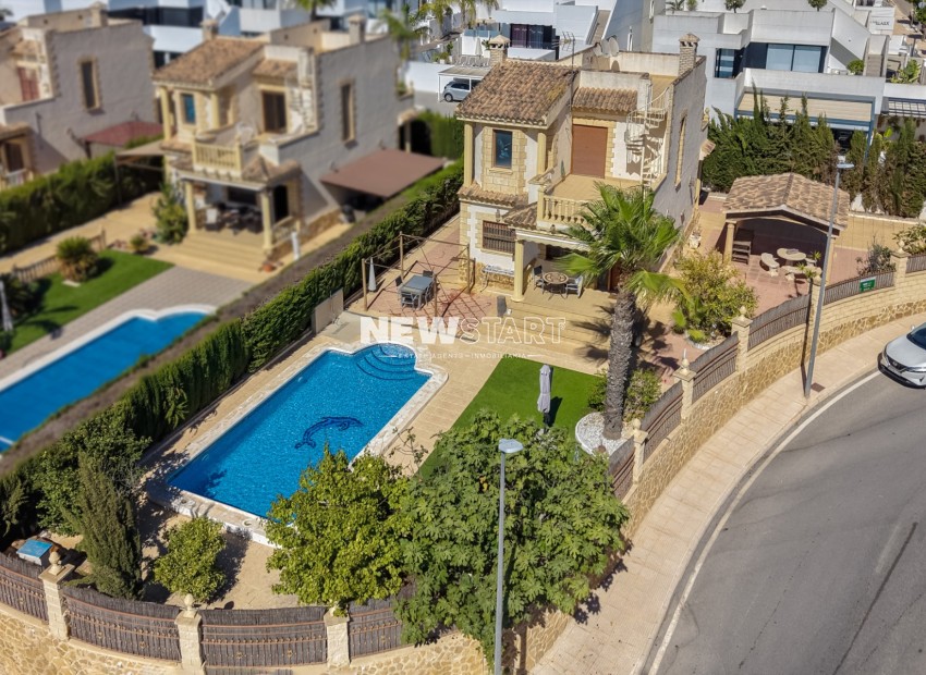 Resale - Detached - La Marina - Urb. La Marina