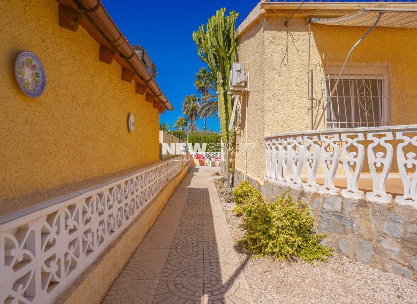 Resale - Detached - La Marina - Urb. La Marina
