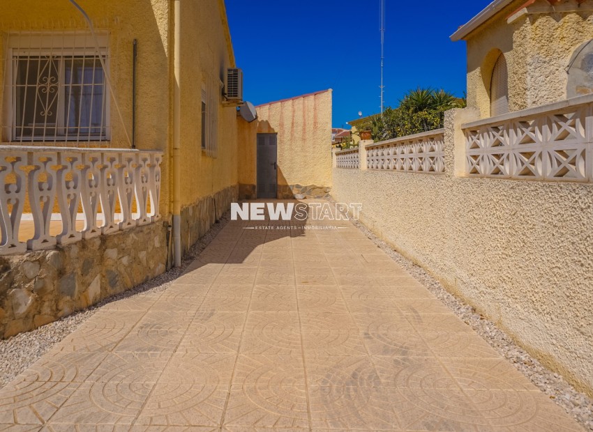 Resale - Detached - La Marina - Urb. La Marina