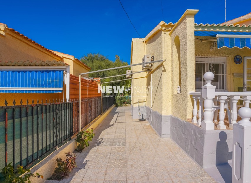 Resale - Detached - La Marina - Urb. La Marina