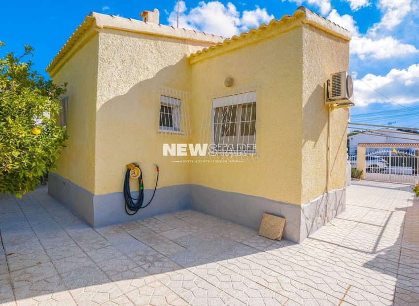 Resale - Detached - La Marina - Urb. La Marina