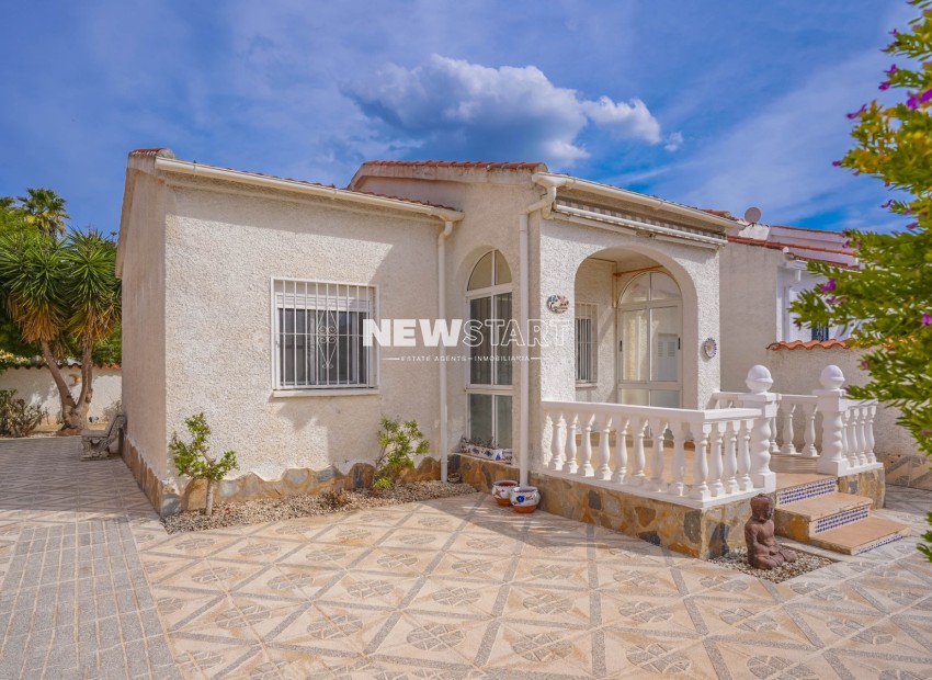 Resale - Detached - La Marina - Urb. La Marina