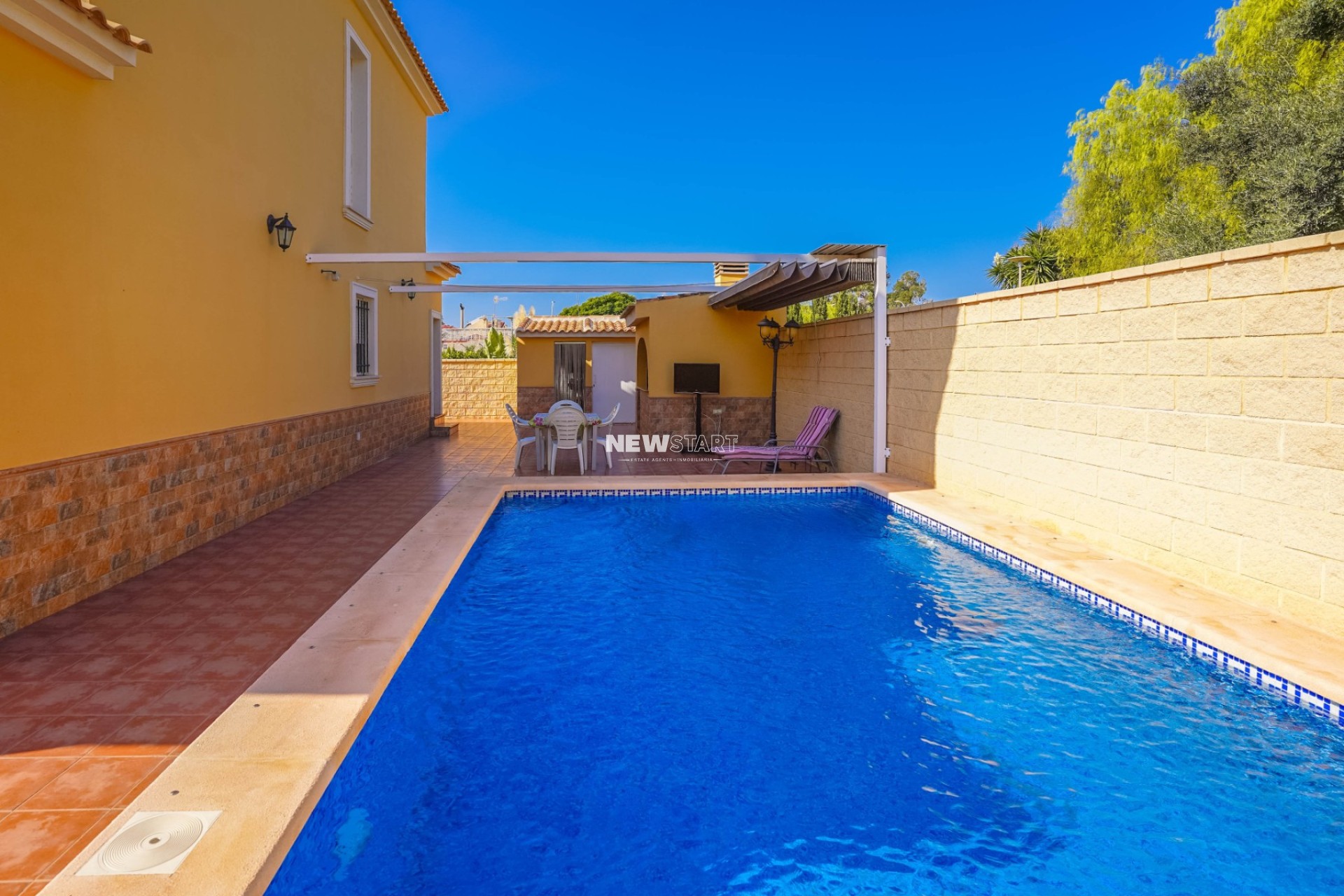 Resale - Detached - La Marina - Urb. La Marina