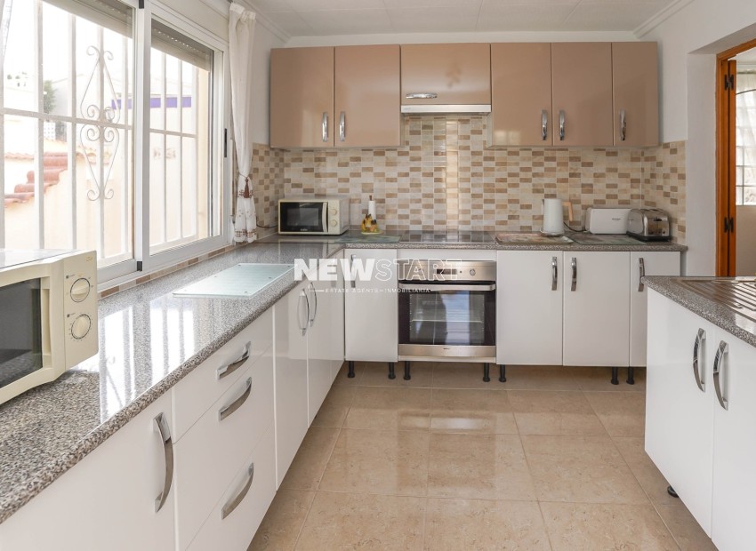 Resale - Detached - La Marina - Urb. La Marina