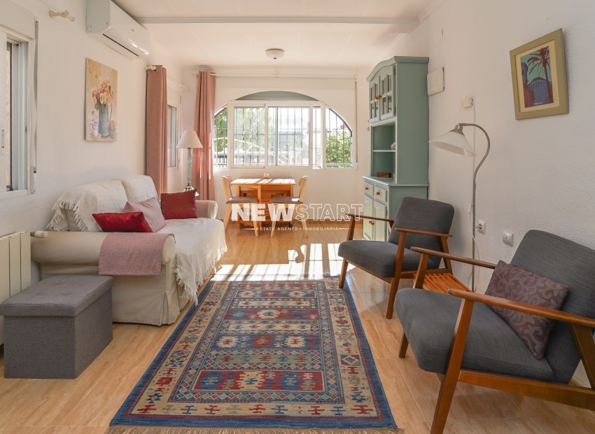 Resale - Detached - La Marina - Urb. La Marina