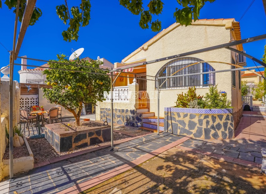 Resale - Detached - La Marina - Urb. La Marina