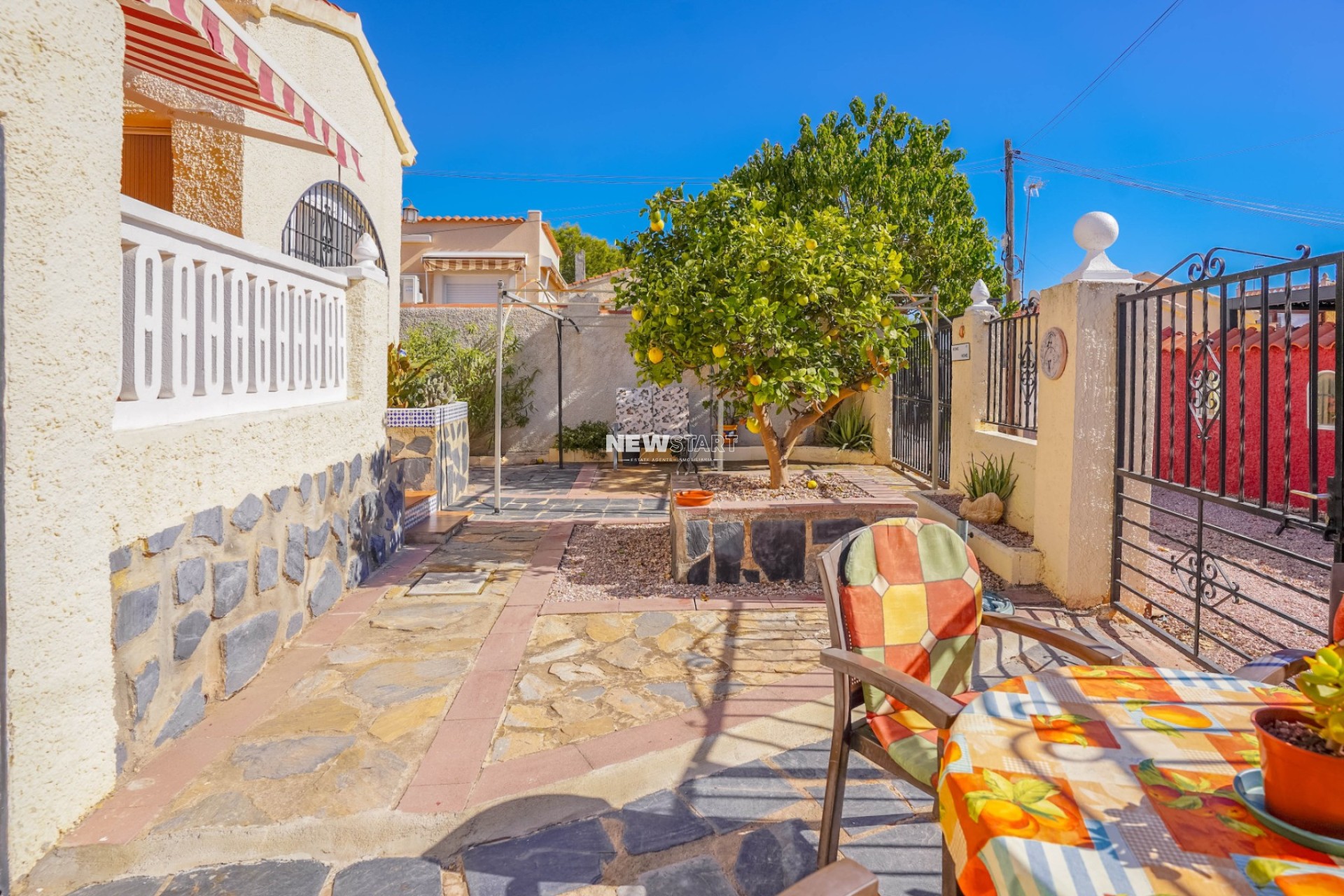 Resale - Detached - La Marina - Urb. La Marina