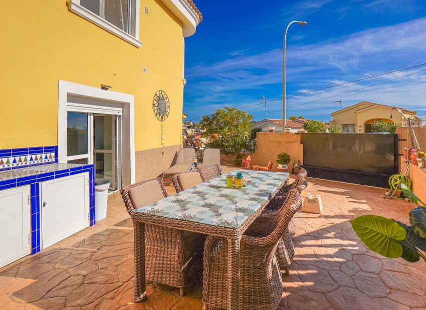 Resale - Detached - La Marina - Urb. La Marina