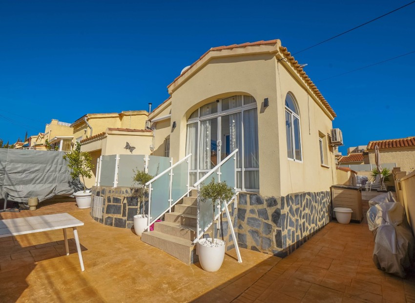 Resale - Detached - La Marina - Urb. La Marina