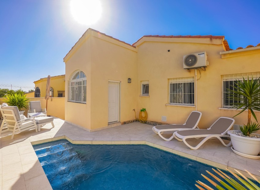 Resale - Detached - La Marina - Urb. La Marina