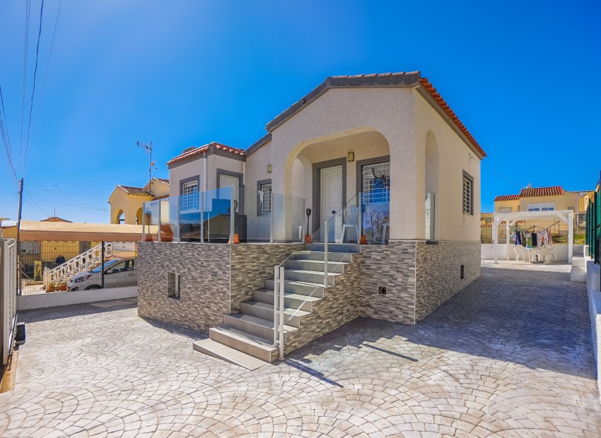 Resale - Detached - La Marina - Urb. La Marina