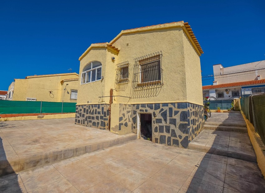 Resale - Detached - La Marina - Urb. La Marina