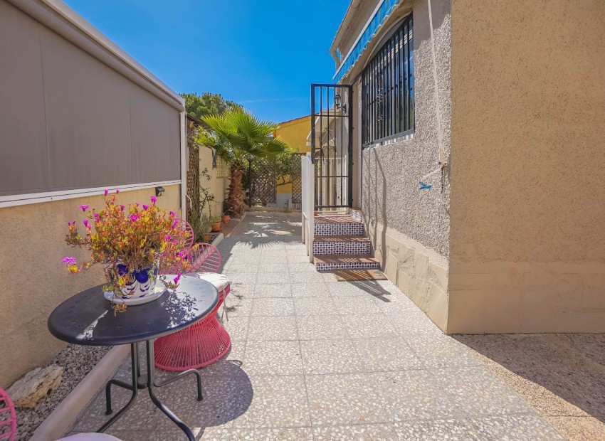 Resale - Detached - La Marina - Urb. La Marina