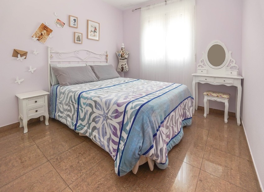 Resale - Detached Villa - La Marina - Urb. El Oasis