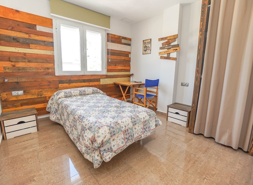 Resale - Detached Villa - La Marina - Urb. El Oasis