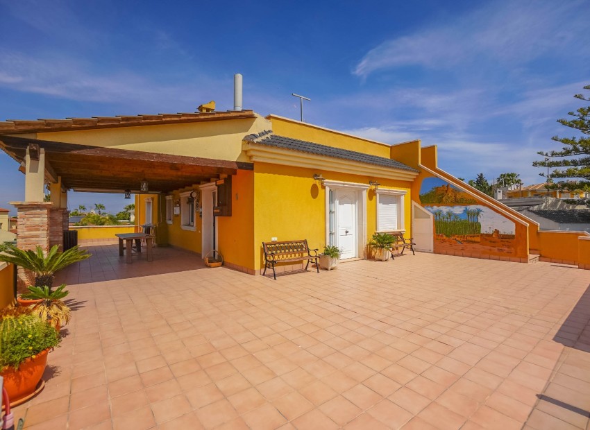 Resale - Detached Villa - La Marina - Urb. El Oasis