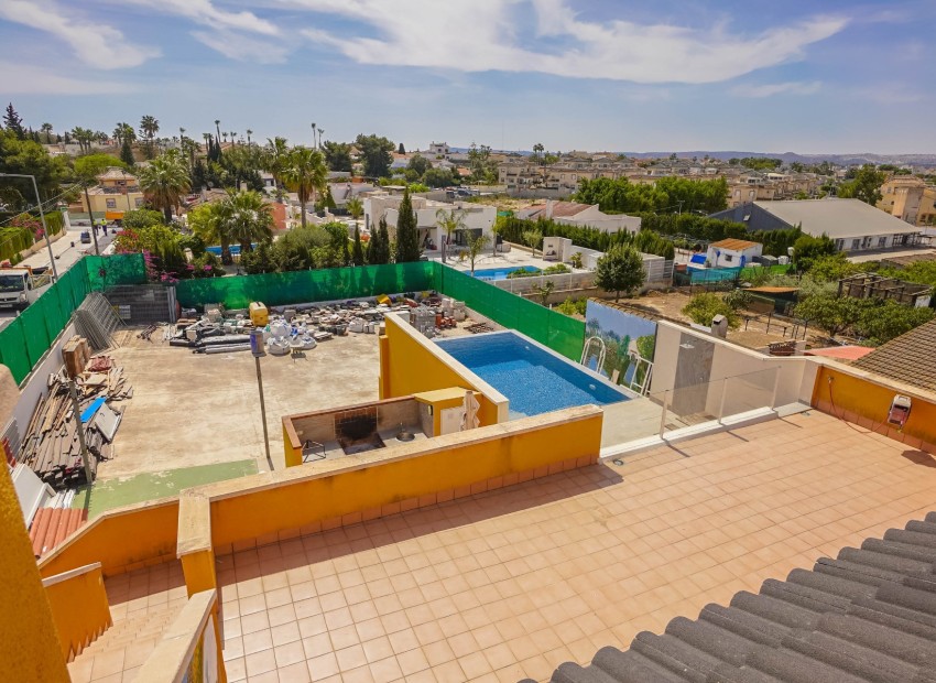 Resale - Detached Villa - La Marina - Urb. El Oasis