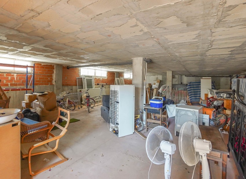 Resale - Detached Villa - La Marina - Urb. El Oasis