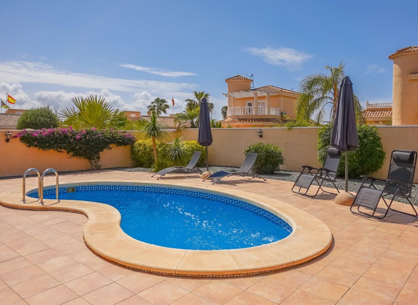 Resale - Detached Villa - La Marina - Urb. La Marina