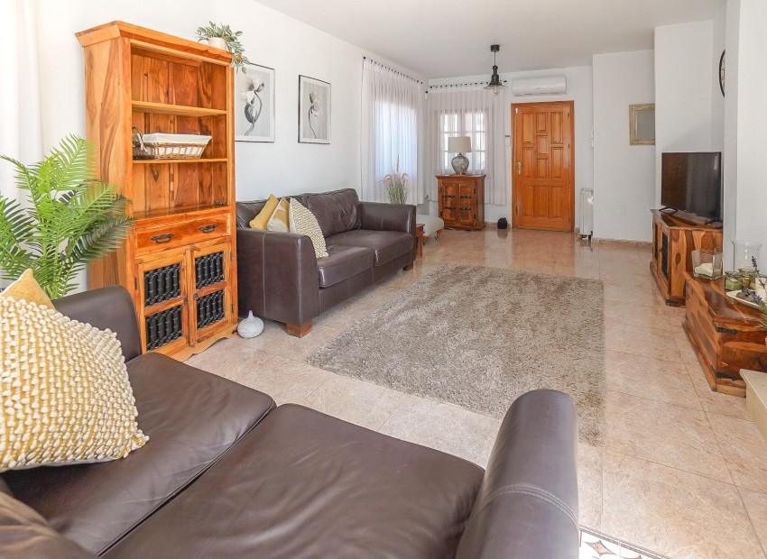 Resale - Detached Villa - La Marina - Urb. La Marina