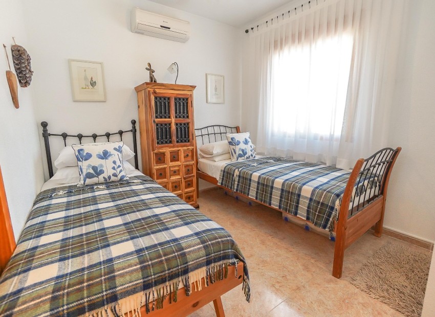 Resale - Detached Villa - La Marina - Urb. La Marina