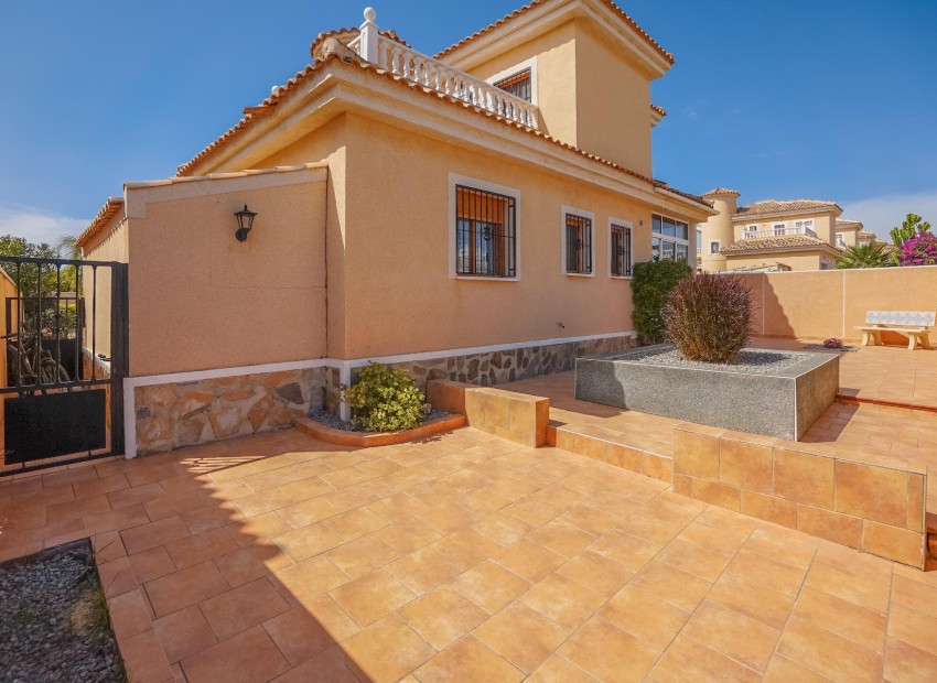 Resale - Detached Villa - La Marina - Urb. La Marina