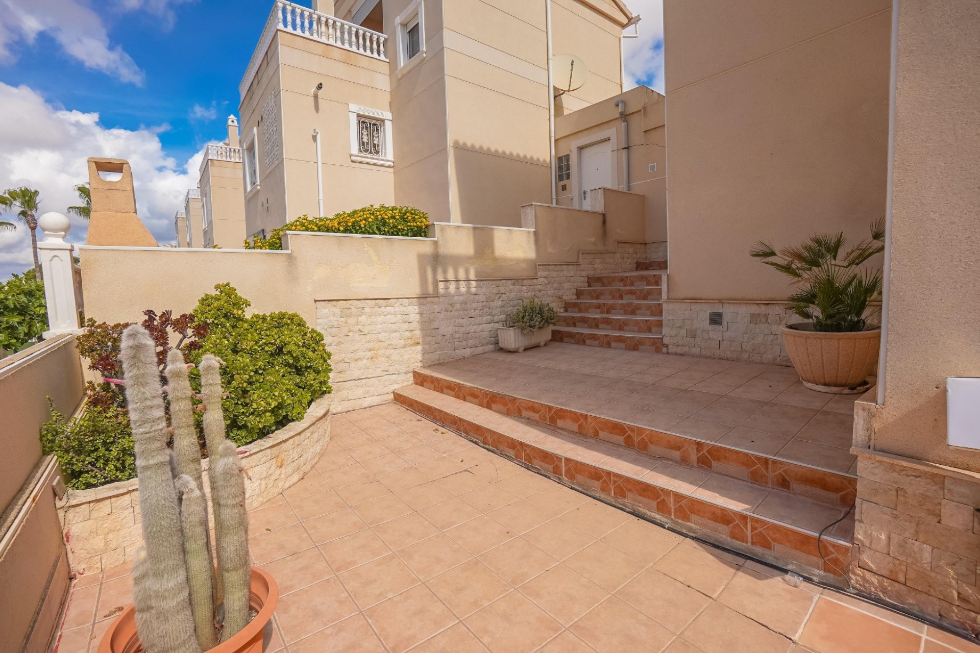 Resale - Detached Villa - La Marina - Urb. La Marina