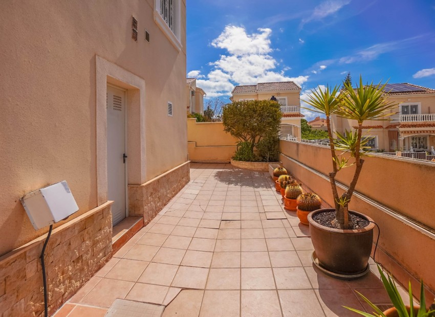 Resale - Detached Villa - La Marina - Urb. La Marina