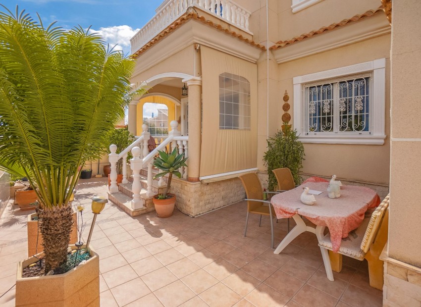 Resale - Detached Villa - La Marina - Urb. La Marina