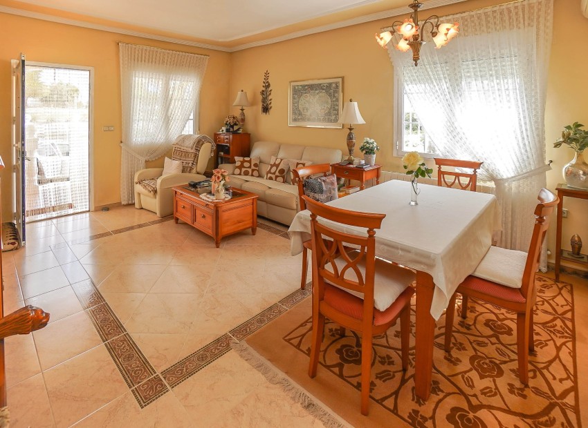 Resale - Detached Villa - La Marina - Urb. La Marina