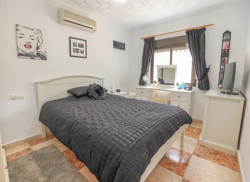 Resale - Detached Villa - La Marina - Urb. La Marina