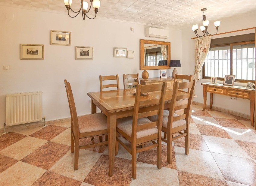 Resale - Detached Villa - La Marina - Urb. La Marina