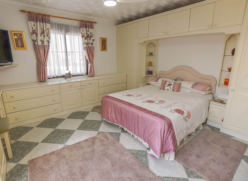 Resale - Detached Villa - La Marina - Urb. La Marina