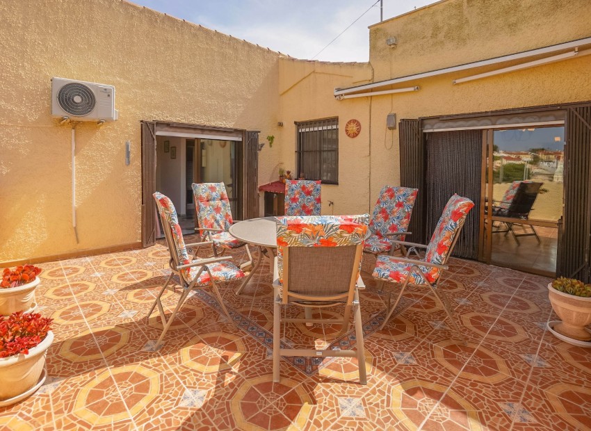 Resale - Detached Villa - La Marina - Urb. La Marina