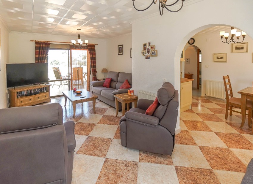 Resale - Detached Villa - La Marina - Urb. La Marina