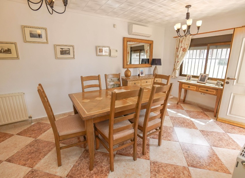 Resale - Detached Villa - La Marina - Urb. La Marina