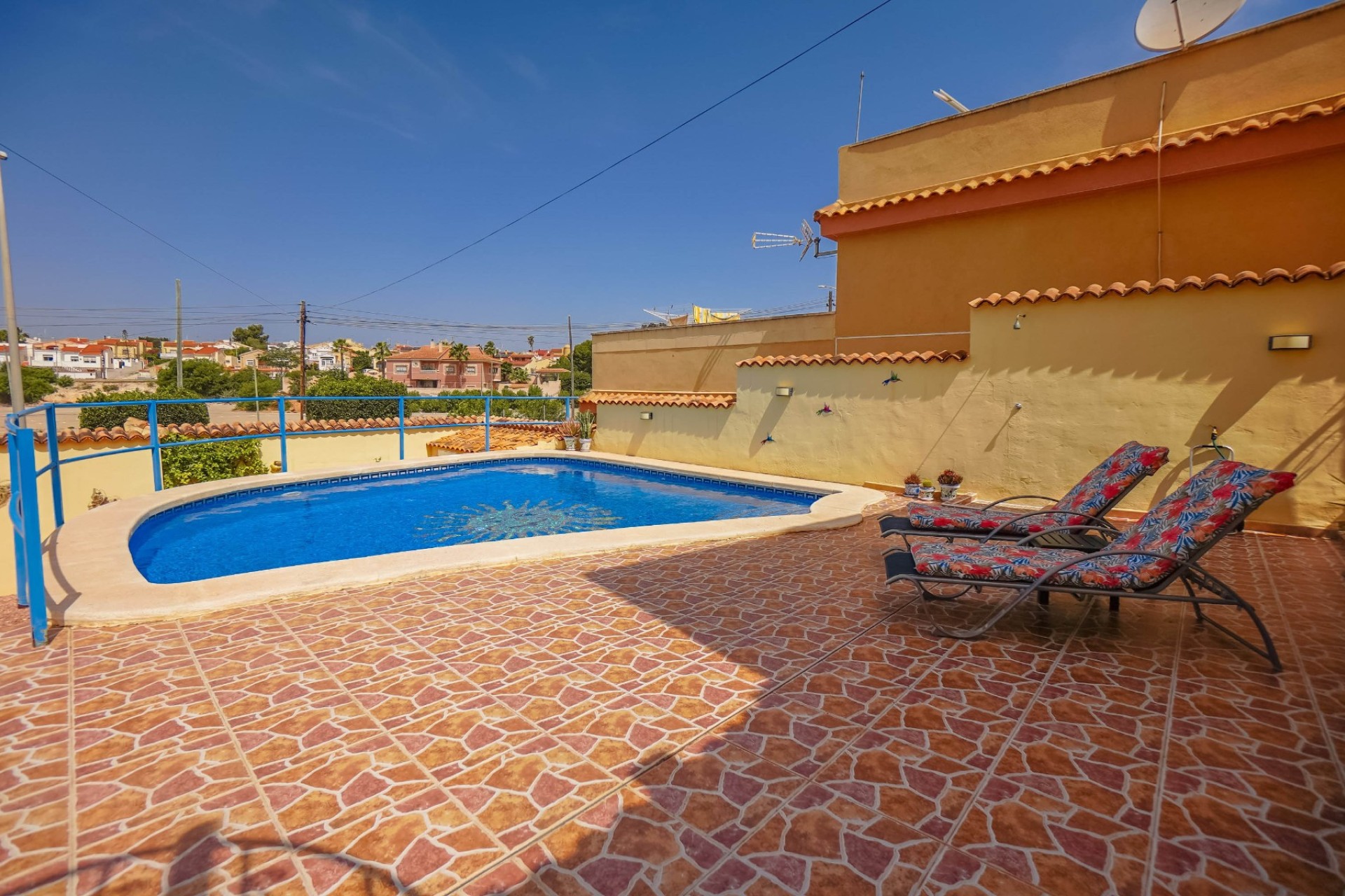 Resale - Detached Villa - La Marina - Urb. La Marina