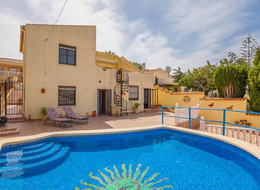 Resale - Detached Villa - La Marina - Urb. La Marina