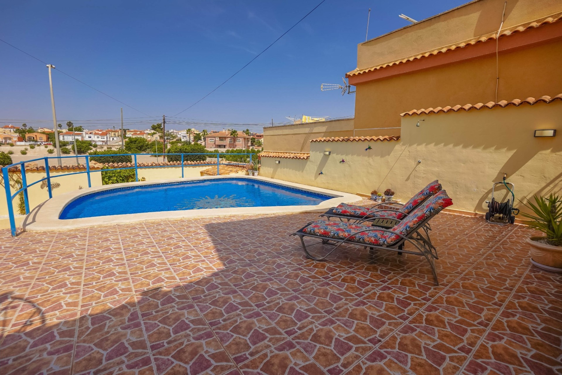 Resale - Detached Villa - La Marina - Urb. La Marina