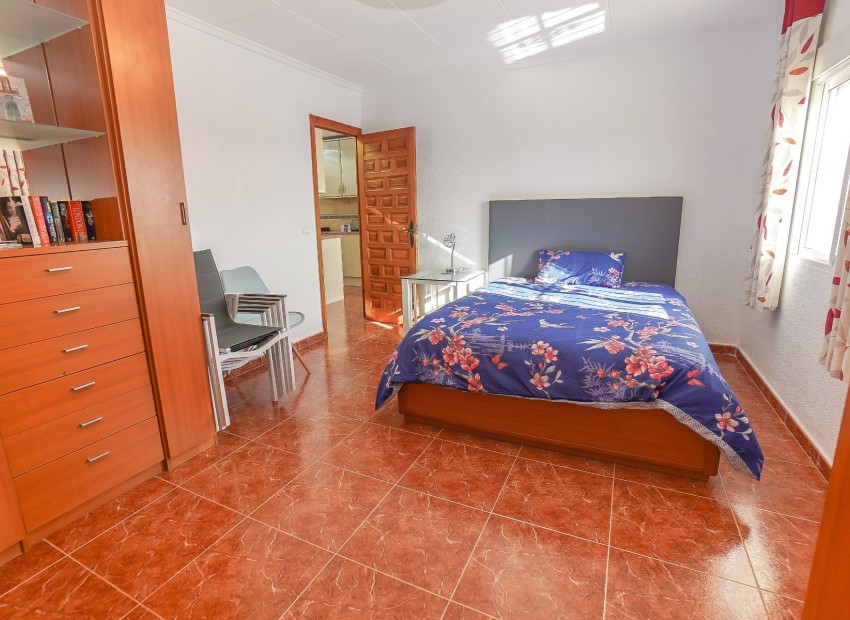 Resale - Detached Villa - La Marina - Urb. La Marina