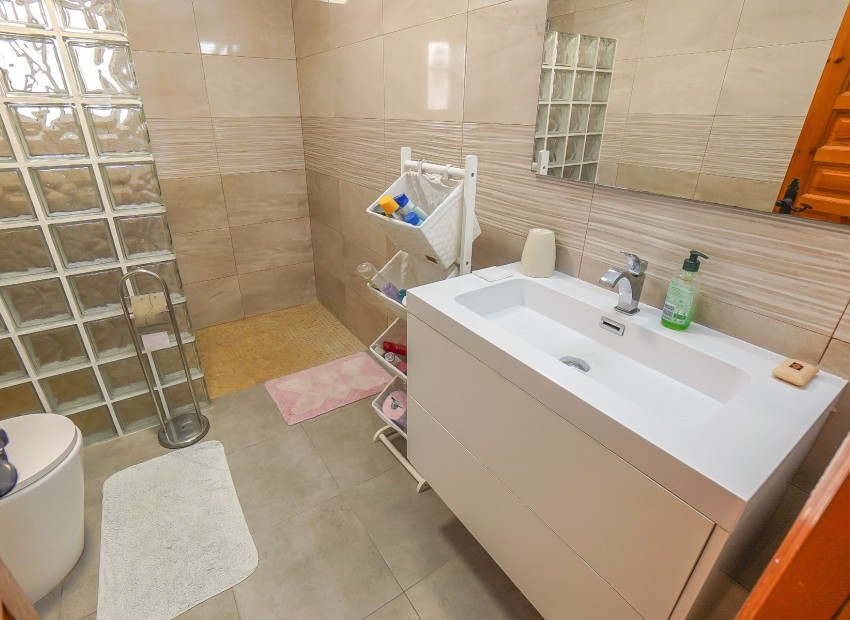 Resale - Detached Villa - La Marina - Urb. La Marina