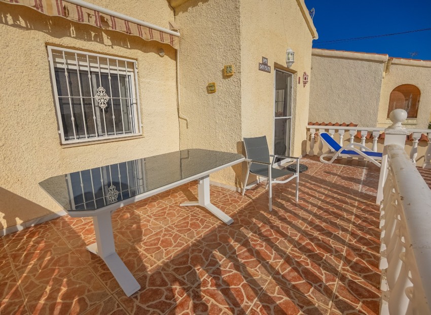Resale - Detached Villa - La Marina - Urb. La Marina