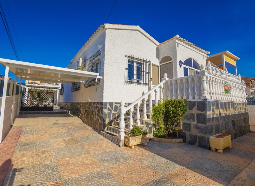 Resale - Detached Villa - La Marina - Urb. La Marina