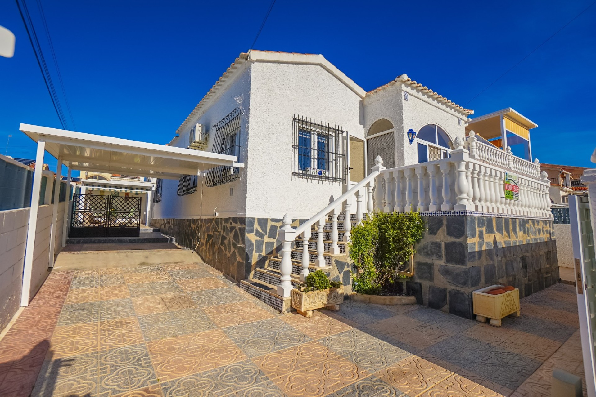 Resale - Detached Villa - La Marina - Urb. La Marina