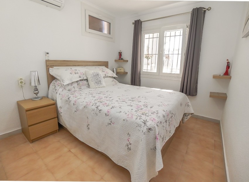 Resale - Detached Villa - La Marina - Urb. La Marina
