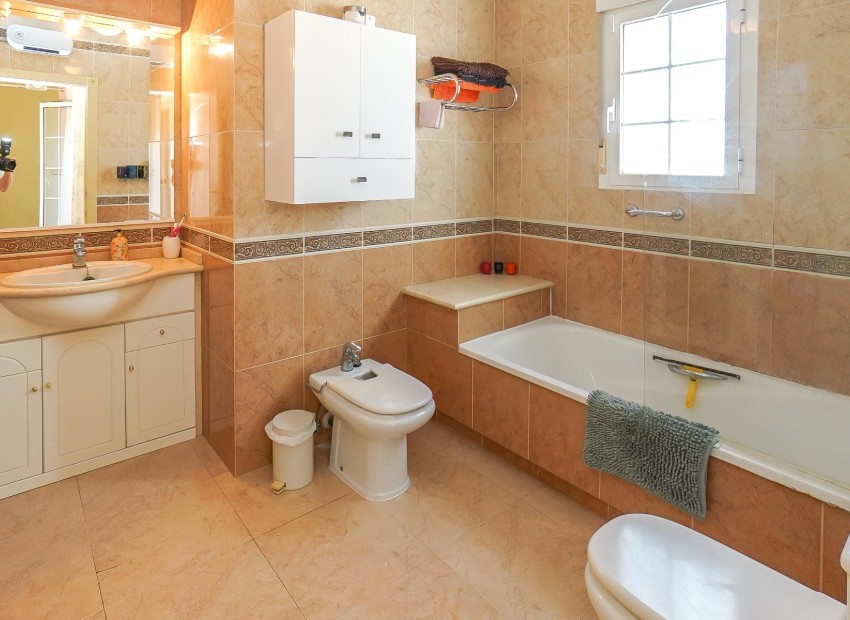 Resale - Detached Villa - La Marina - Urb. La Marina